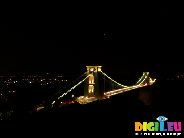 FZ026463 Clifton suspension bridge at night
